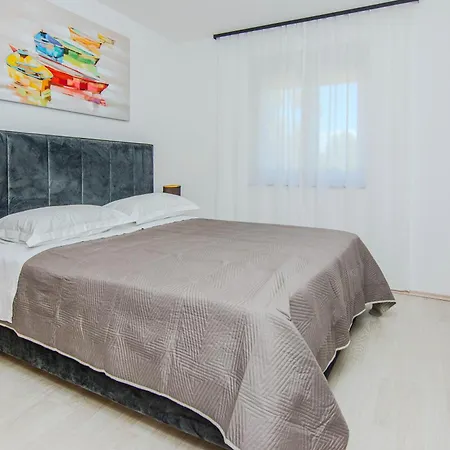 Apartment House Calma Petrcane